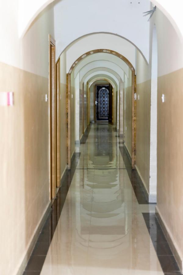 Arabian Sands Hotel فندق الرمال العربية Haima Exteriör bild