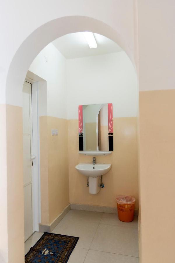 Arabian Sands Hotel فندق الرمال العربية Haima Exteriör bild
